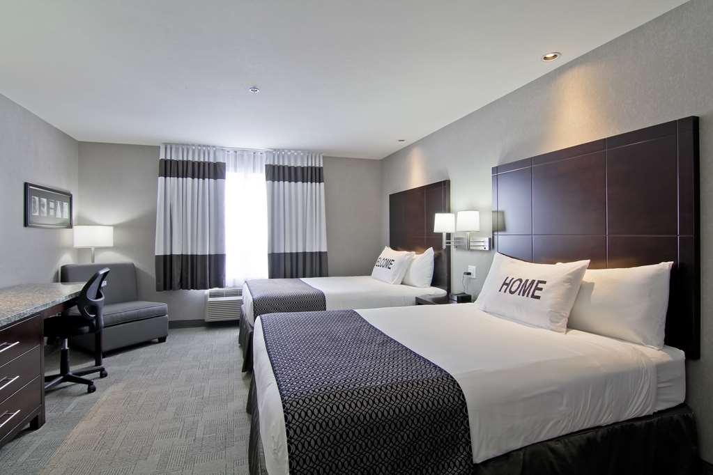 Home Inn & Suites Regina Airport Room photo